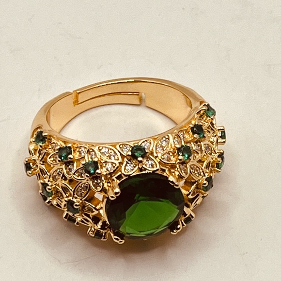 Gold filled unisex ring imitation diamond design - Picture 3 of 4